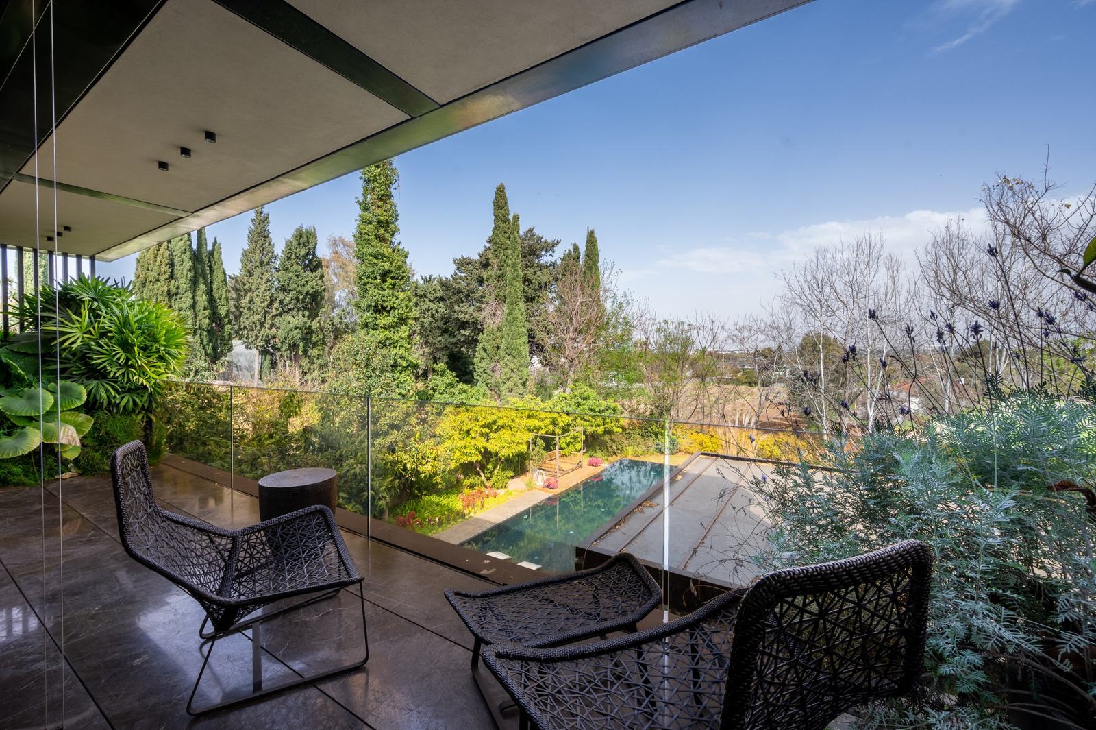 Bamboo courtyard house, photographed by Re-Capture