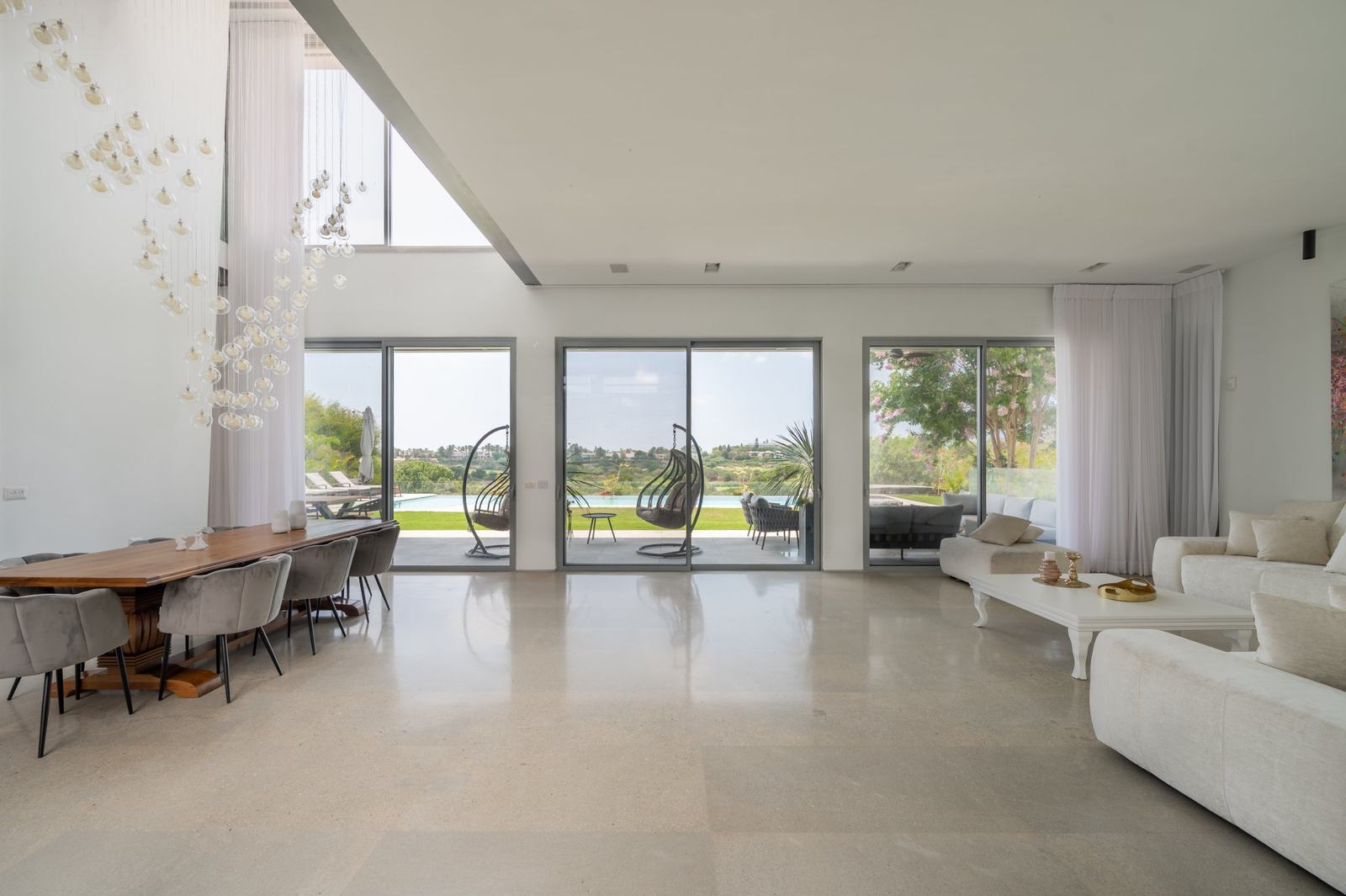 Garden pool house, photographed by Re-Capture
