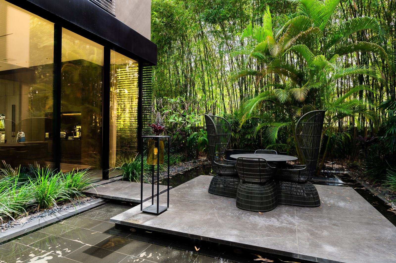 Bamboo courtyard house, photographed by Re-Capture